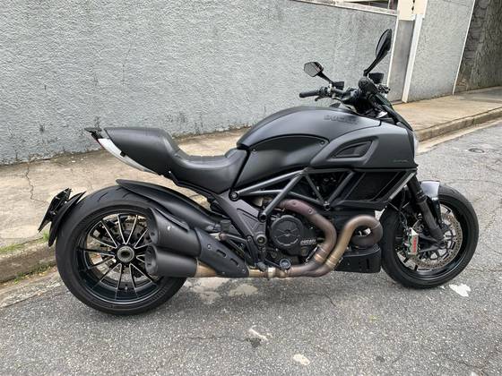 DUCATI DIAVEL DARK 